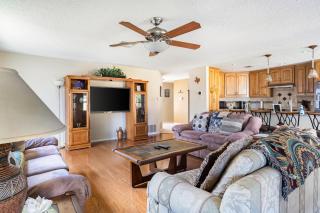 Cozy 3BR Retreat with Outdoor Dining & BBQ Grill - Pflugerville - 9