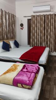 SHIVOHM INN HOMESTAY 400 mtrs from Kashi Vishwanath Temple - 1