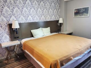 The Essence Hotel at JFK - 2