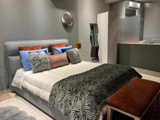 RIVER CITY Studio - 6