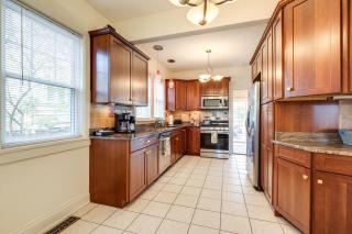 Walk to The Grandin Theatre Roanoke Unit with Yard! - 3