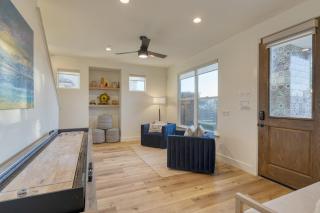 Sunset Serenity by AvantStay Rooftop w Hot Tub Fire Pit 3 Blocks to Beach - 1