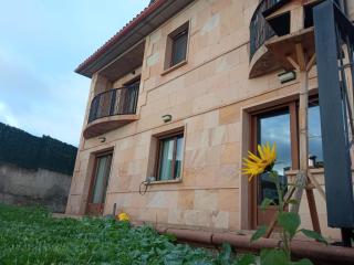 Eco casa con jardín privado y acceso gratuito a piscina en urbanización - Carcedo de Burgos - 0