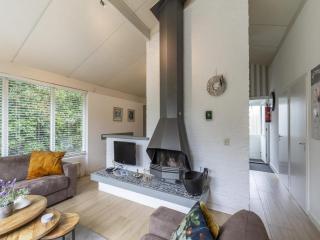 Family-friendly holiday home with garden - Sint Maartensvlotbrug - 3
