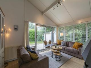 Family-friendly holiday home with garden - Sint Maartensvlotbrug - 1