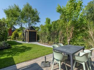 Holiday home with elegant garden - Sint Maartensvlotbrug - 7