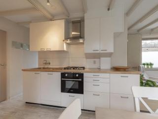 Cozy bunglow with patio - Sint Maartensvlotbrug - 8