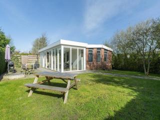 Elegant bungalow with sauna and garden - Sint Maartensvlotbrug - 0
