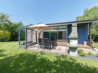 Holiday home with enclosed garden - Sint Maartensvlotbrug - 1