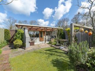 Cozy holiday home near beach - Sint Maartensvlotbrug - 4