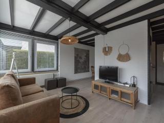 Attractive bungalow with modern furnishings - Sint Maartenszee - 0