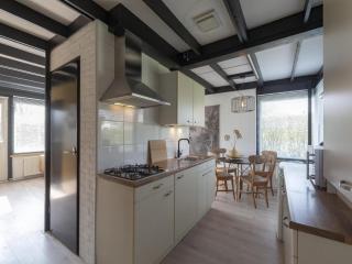 Attractive bungalow with modern furnishings - Sint Maartenszee - 6