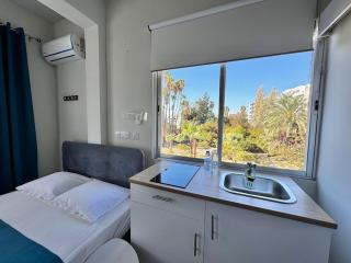 Smart Deluxe StudioN6 private Kitchenette Bathroom to Beach 200m Marina Port 900m - Limassol - 4