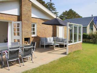 Luxury holiday home with patio - Sint Maartensvlotbrug - 6
