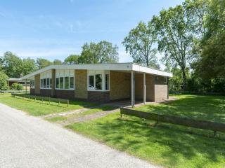 Cozy Bungalow with Patio - Sint Maartenszee - 0