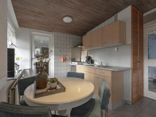 Cozy Bungalow with Patio - Sint Maartenszee - 8