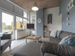 Stylish beachside bungalow with patio - Sint Maartenszee - 9