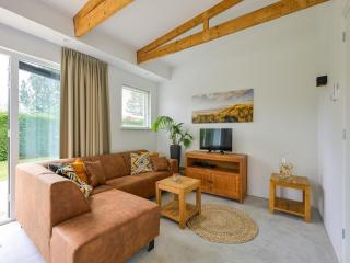 Radiant bungalow with garden - Sint Maartensvlotbrug - 9