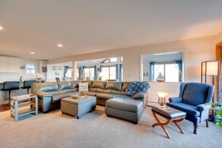 Lakefront Family Retreat with Dock in Newport! - Newport - 7