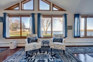 Lakefront Family Retreat with Dock in Newport! - Newport - 3