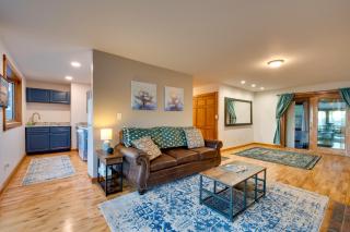 Lakeside Couples Escape with Dock in Newport! - Newport - 7