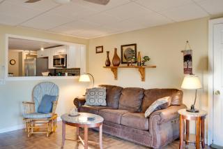 Couples Retreat with Lake View in Newport! - Newport - 0