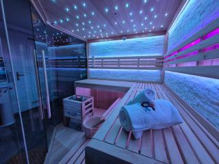 Holiday home LUNA - - 6