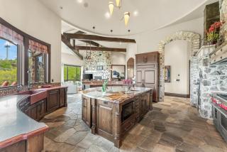 Deer Valley Luxury Home in Gated Community, Private Hot Tub, Amazing Views, Gourmet Kitchen - 6
