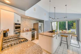2 Mi to Six Flags Lake George Home with Large Patio - Queensbury - 2