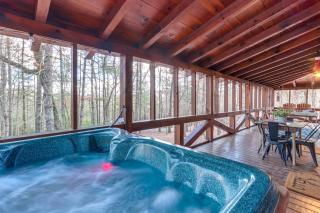 Hot Tub and Games Ridgetop Cabin in Blue Ridge! - Blue Ridge - 9