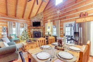 Hot Tub and Games Ridgetop Cabin in Blue Ridge! - Blue Ridge - 8