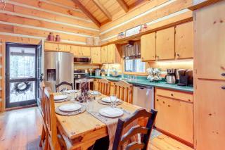 Hot Tub and Games Ridgetop Cabin in Blue Ridge! - Blue Ridge - 3