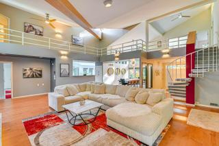 2 Mi to Six Flags Lake George Home with Large Patio - Queensbury - 0
