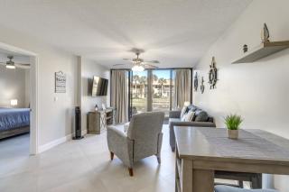 Walk to Blue Heron Beach 1st-Floor Lakefront Unit - Fort Pierce - 4