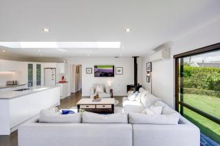 Sunny Oasis - Havelock North Retreat - 7