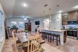 Spacious 3bed 2bath Family Home - 9