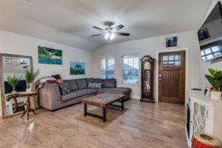 Spacious 3bed 2bath Family Home - 7