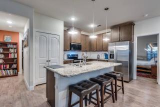 Spacious 3bed 2bath Family Home - 6