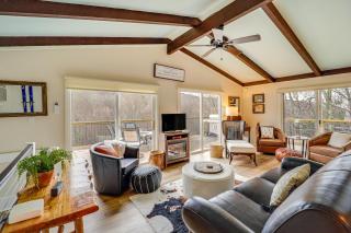 Home with Hot Tub and Views 2 Mi to Beech Mtn Ski - Beech Mountain - 7