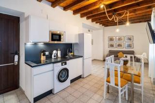 Delightful Apartment Steps from Córdoba's Wonders - Córdoba - 1