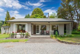 Tongariro Base Camp - Turangi Holiday Home - Turangi - 9