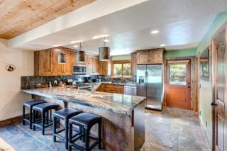 Walk to Ski Slopes Trails Spacious 4-Bedroom Private Home with Fantastic Views Hot Tub AC and Wood Fireplace PLA-1155 by KBM Resorts - 1