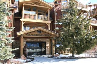Walk to Ski Slopes Trails Cozy 2-Bedroom 3-Bath Recently Renovated Condo with Pool Hot Tub BBQ and AC BBL-251 by KBM Resorts - 9