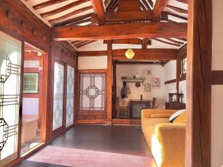 A traditional Korean House with a yard - 7