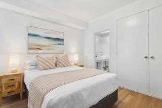 REGL20/11 - East Perth Escape - 7