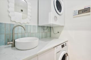 REGL20/11 - East Perth Escape - 5