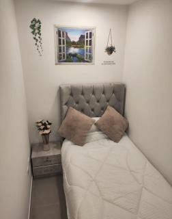 Cozy single bed partition - Ajman - 2