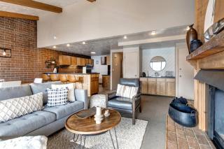 KBM Resorts Walk to Slopes and the City Park Spacious Private Dry Sauna STR-1 - 0