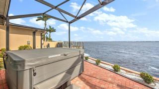 3123 Riverhouse King - Epic Riverfront View - 4