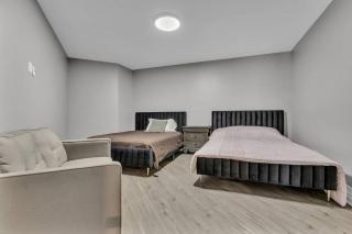 Private Farmhouse Getaway with hot tub - Waterloo - 2